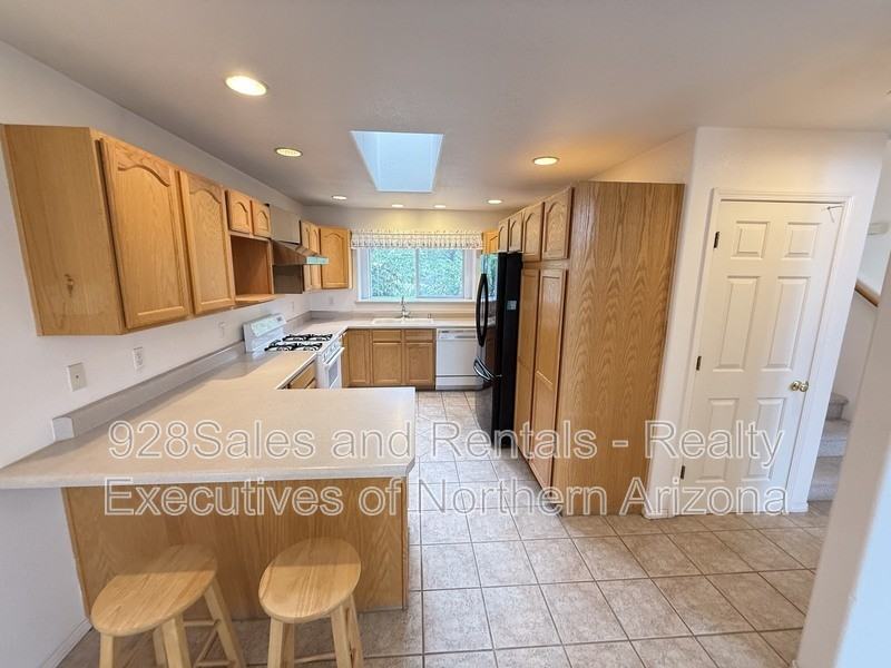 1808 W University Ave - Photo 5 of 18