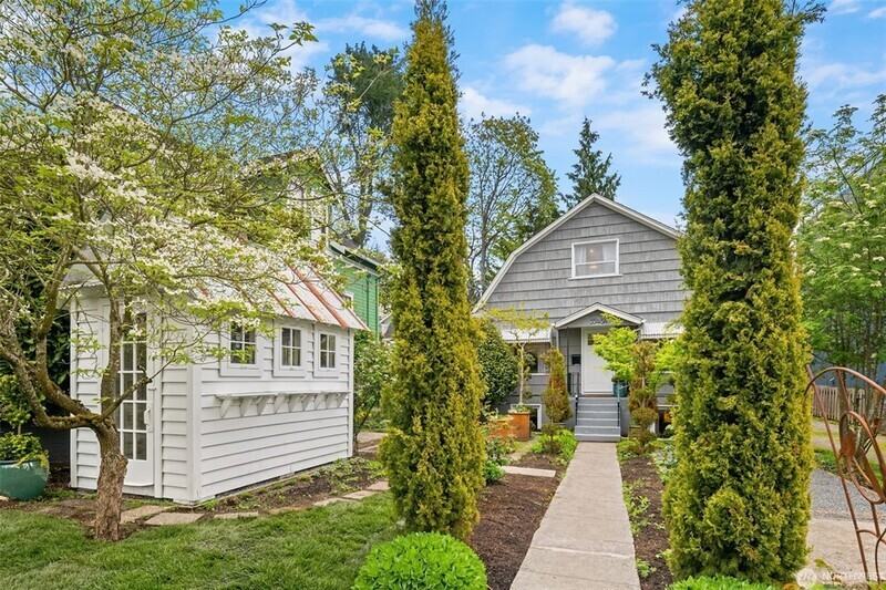 5548 27th Ave Ne #A - Photo 2 of 22