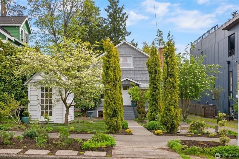 5548 27th Ave Ne #A - Photo 3 of 22