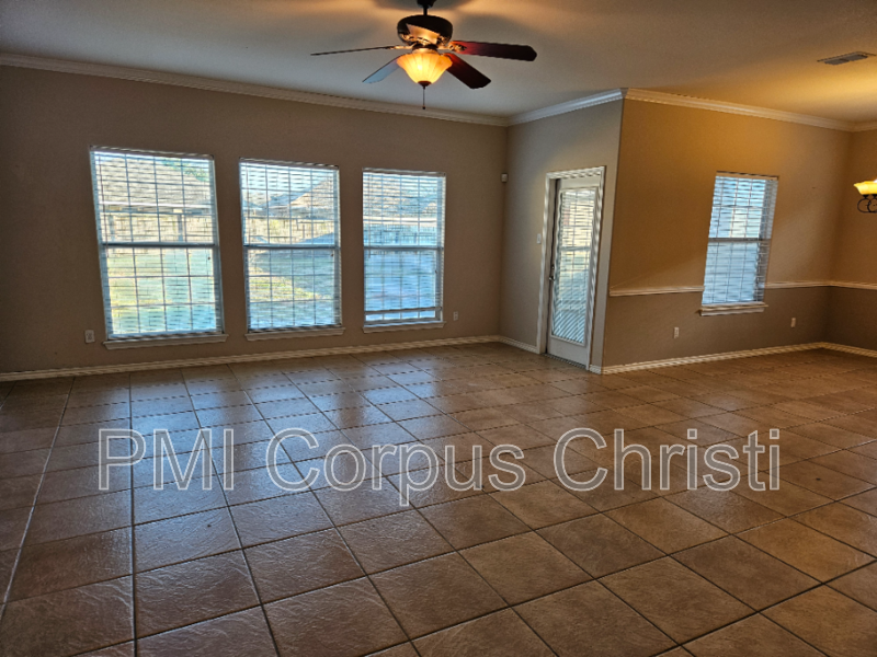 2337 Handlin Dr - Photo 4 of 24