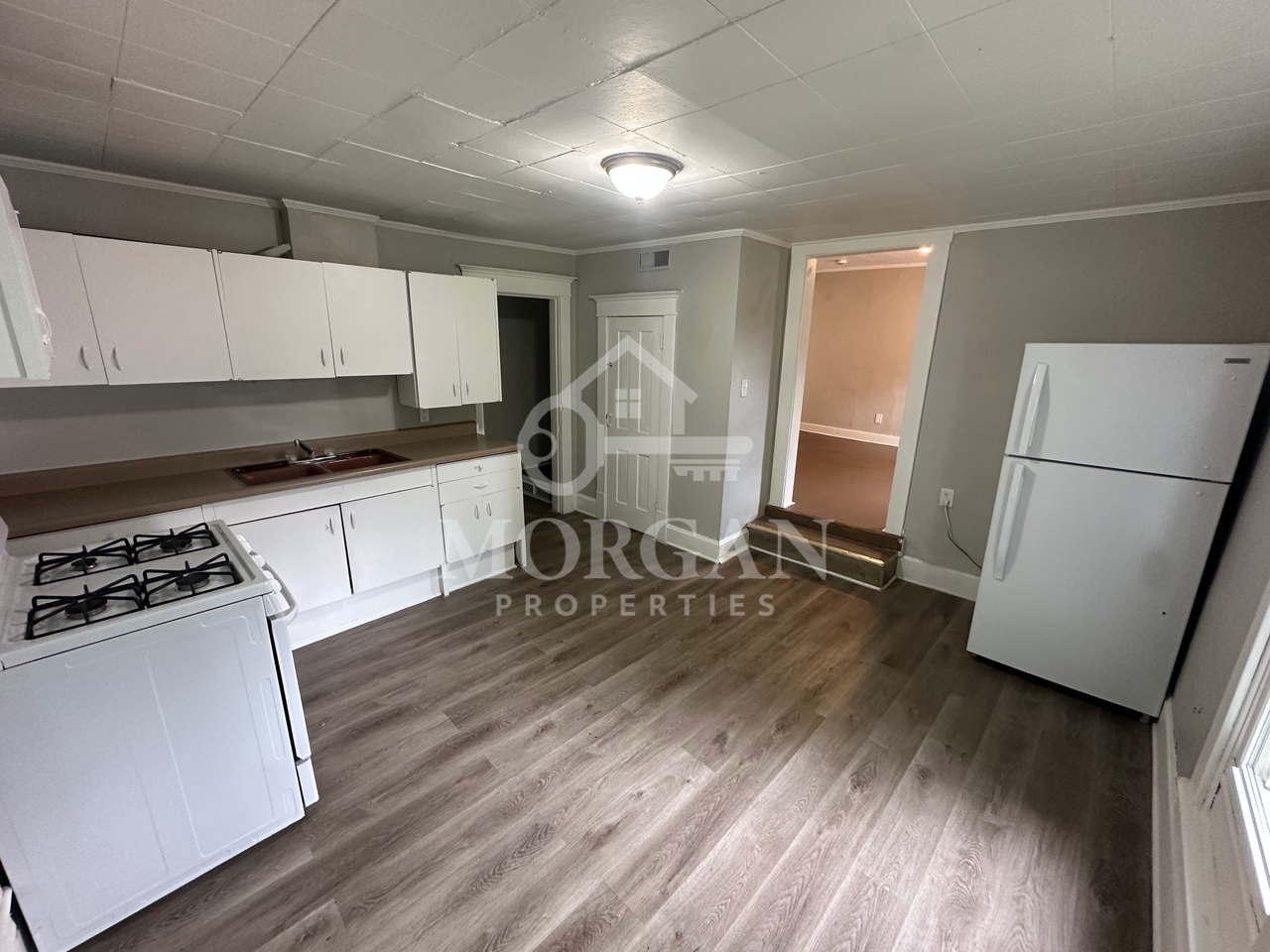 417 S 12th St #D - Photo 3 of 5