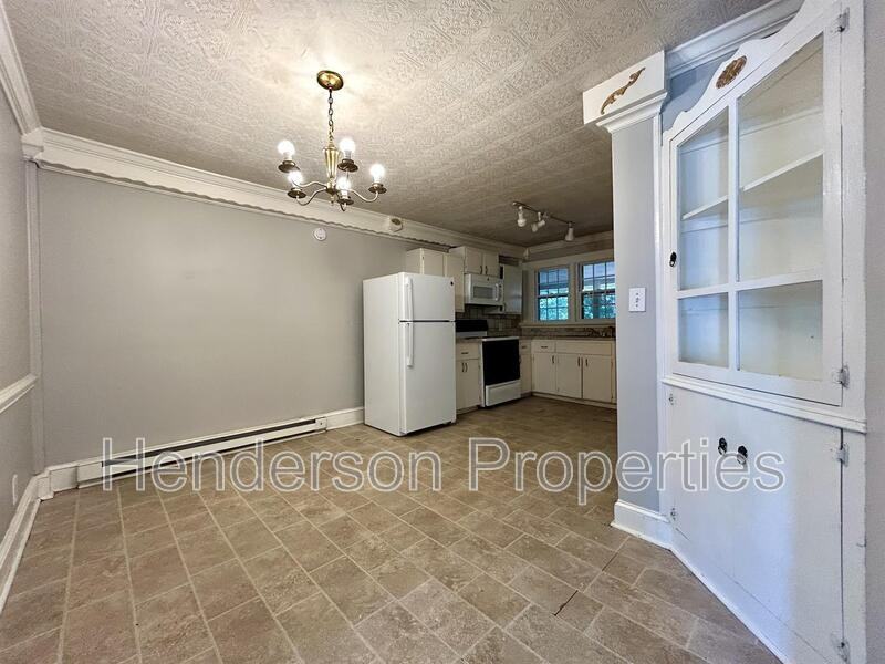 2549 Pinckney Ave - Photo 4 of 12