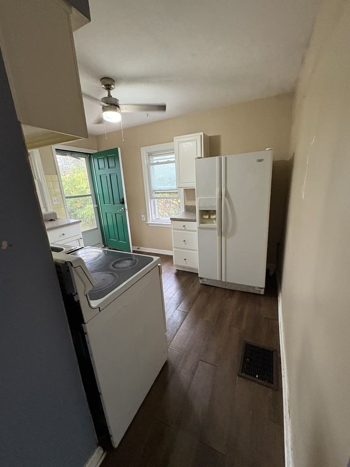 2504 Vendome Dr #1 - Photo 7 of 18