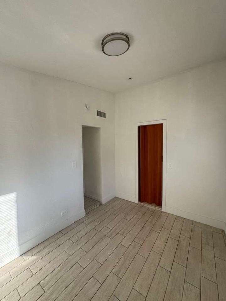 3115 AVENUE J - 1 #3115-1 - Photo 4 of 11