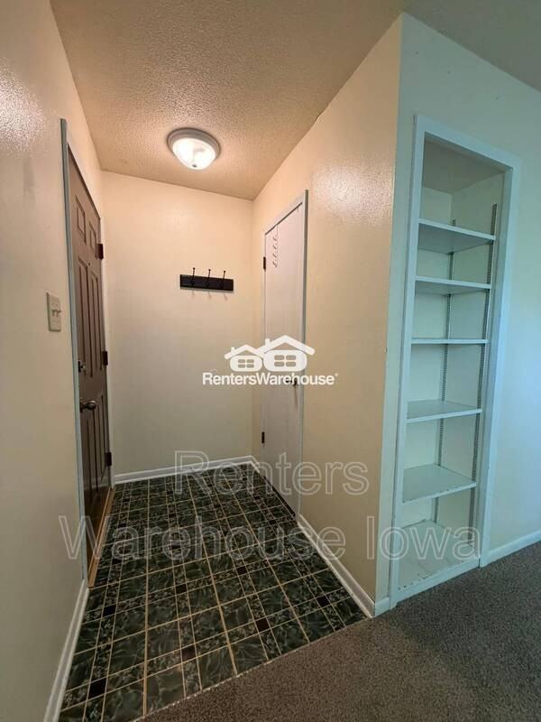 1215 Cummins Pkwy - Photo 2 of 14