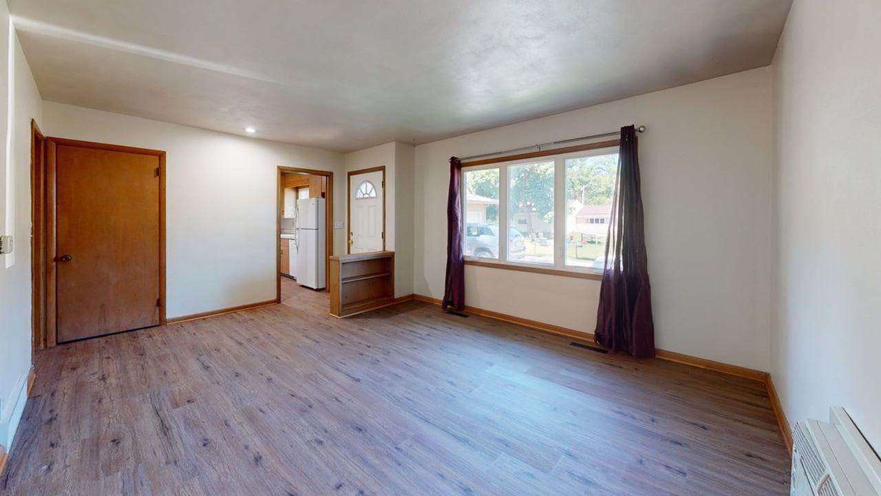 713 Stanton Ave - Photo 5 of 15