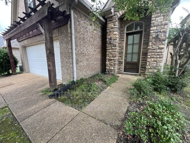 5236 Laurel Home Cv - Photo 2 of 20