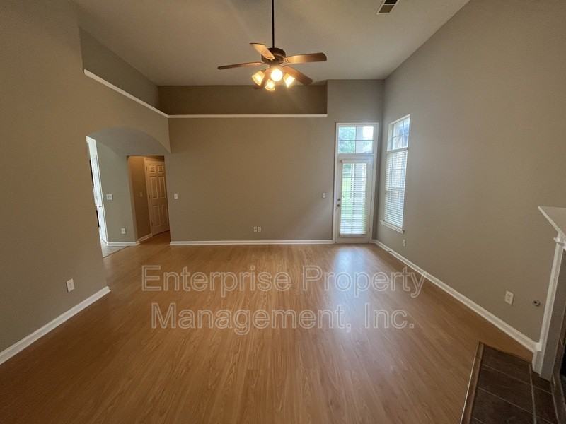 5236 Laurel Home Cv - Photo 4 of 20