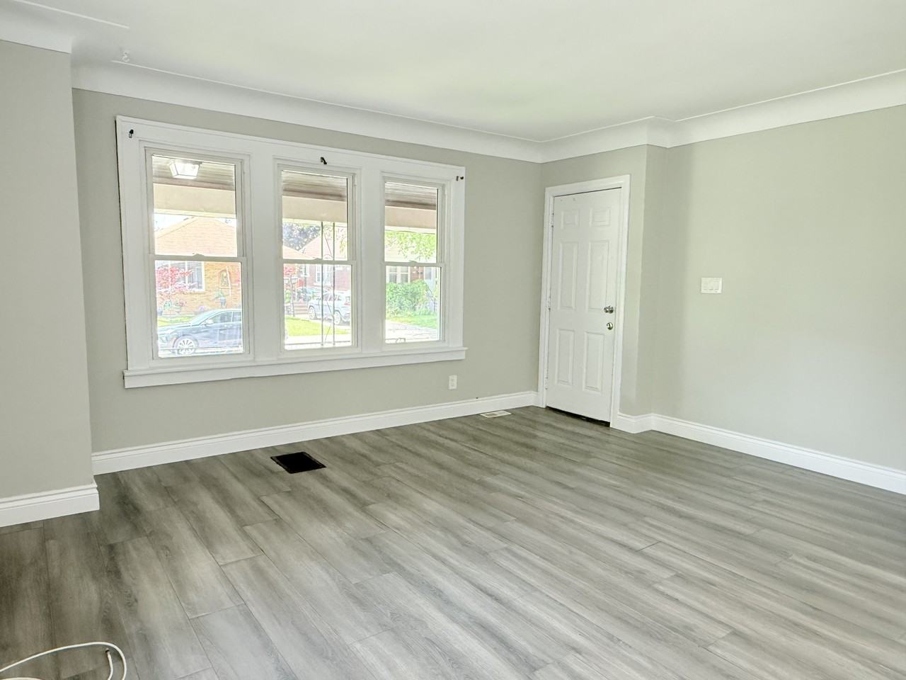 1658 Marentette Ave #1660 - Photo 2 of 16