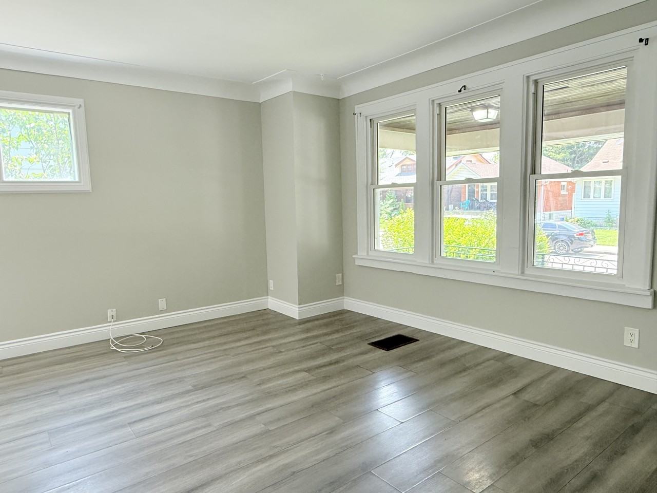 1658 Marentette Ave #1660 - Photo 3 of 16