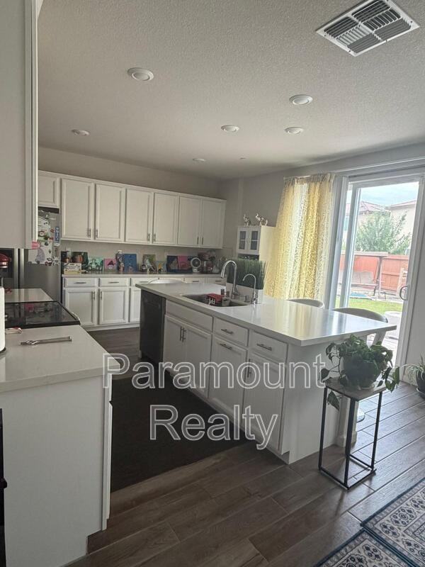 1878 Holland Ln - Photo 2 of 13