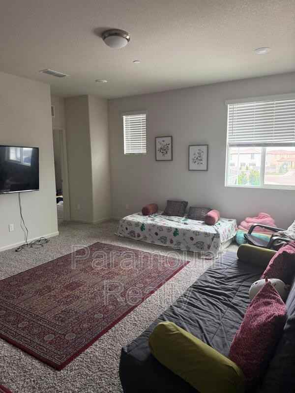 1878 Holland Ln - Photo 5 of 13
