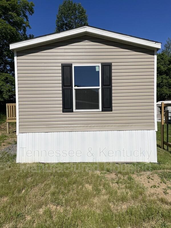 218 Eller Dr - Photo 3 of 11