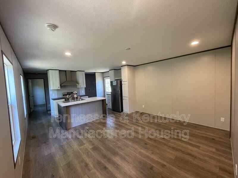 218 Eller Dr - Photo 5 of 11