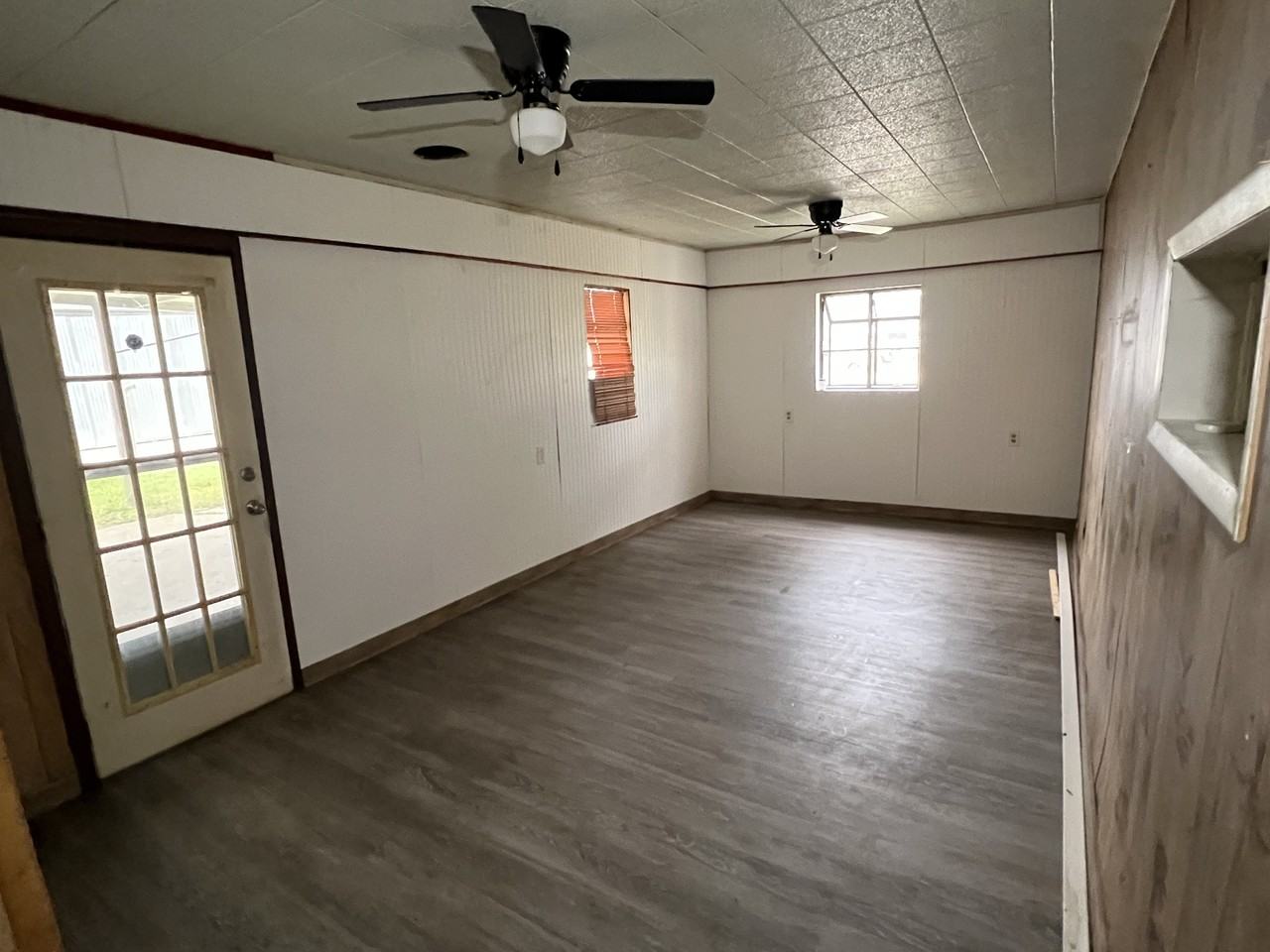 402 Holmes St #1 - Photo 5 of 10