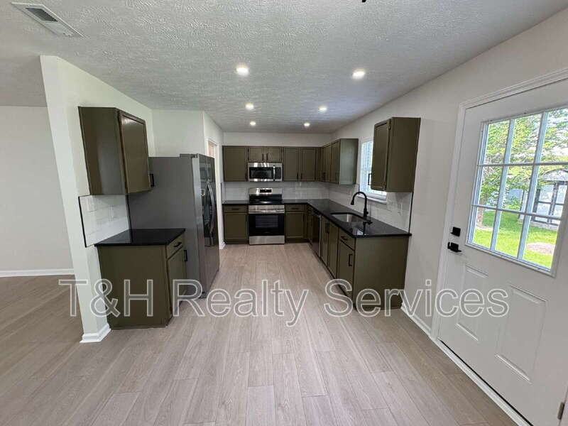 2145 Shadowbrook Dr - Photo 6 of 24