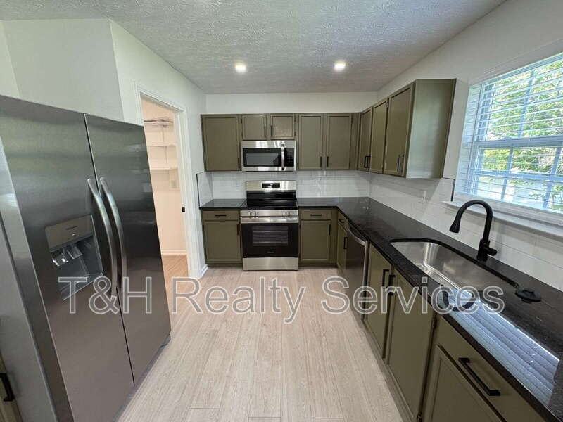 2145 Shadowbrook Dr - Photo 7 of 24