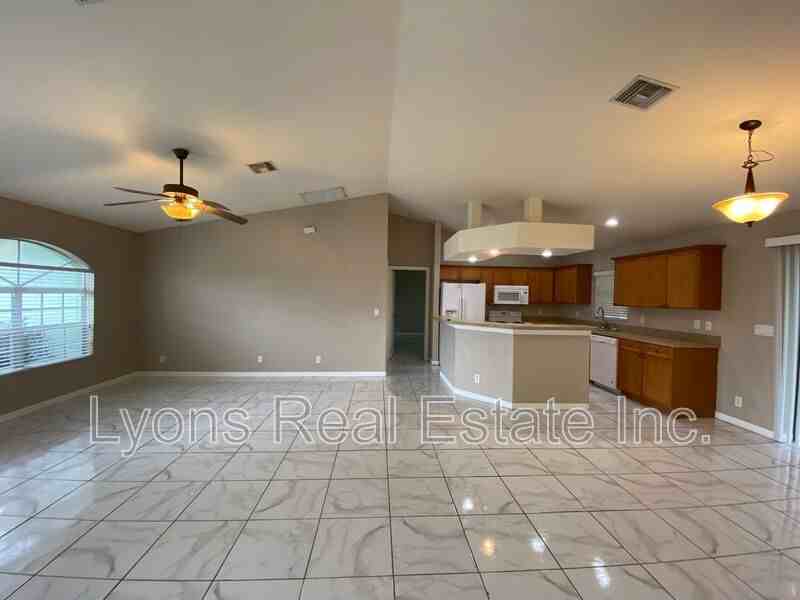 306 Ne 14th Ter - Photo 2 of 16