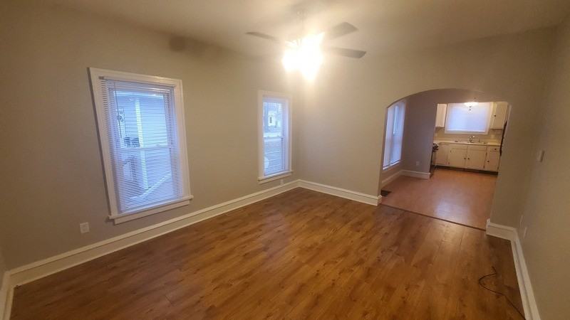 1332 C St Sw - Photo 4 of 8