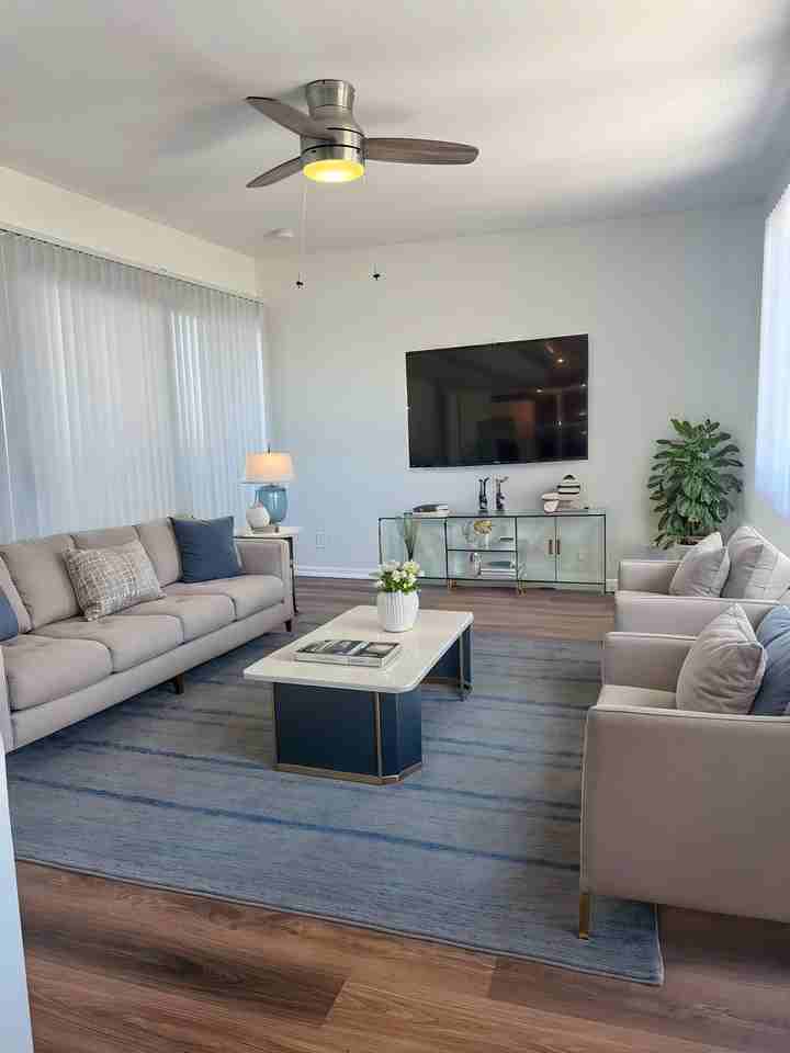 302 West Queen Street #24 - Photo 2 of 12