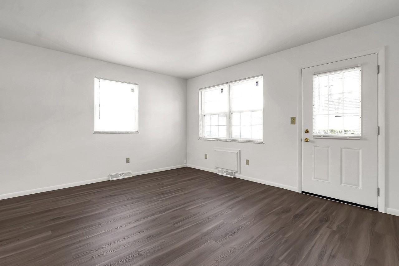 1229 Kelburn Rd Apt D #1229D - Photo 3 of 20