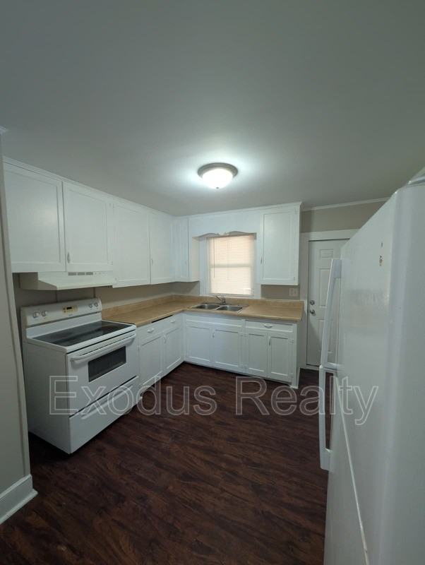 312 Bracken St #A - Photo 3 of 12