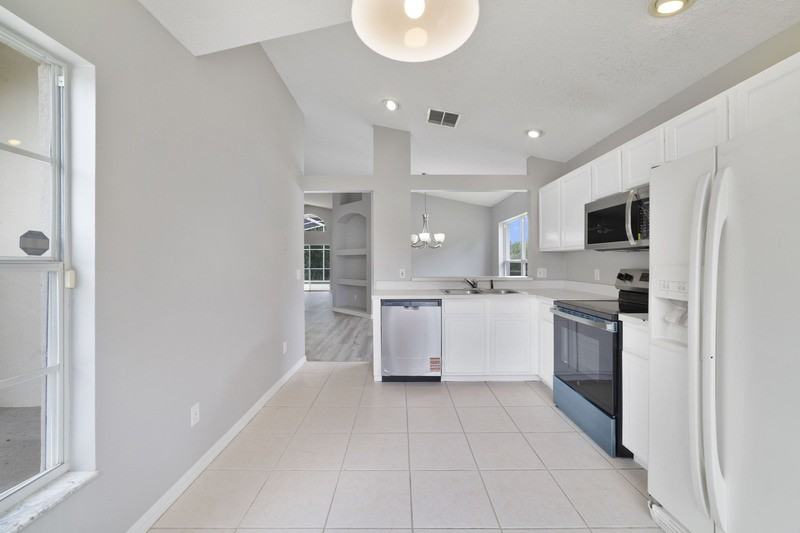 182 Canary Island Cir - Photo 4 of 12