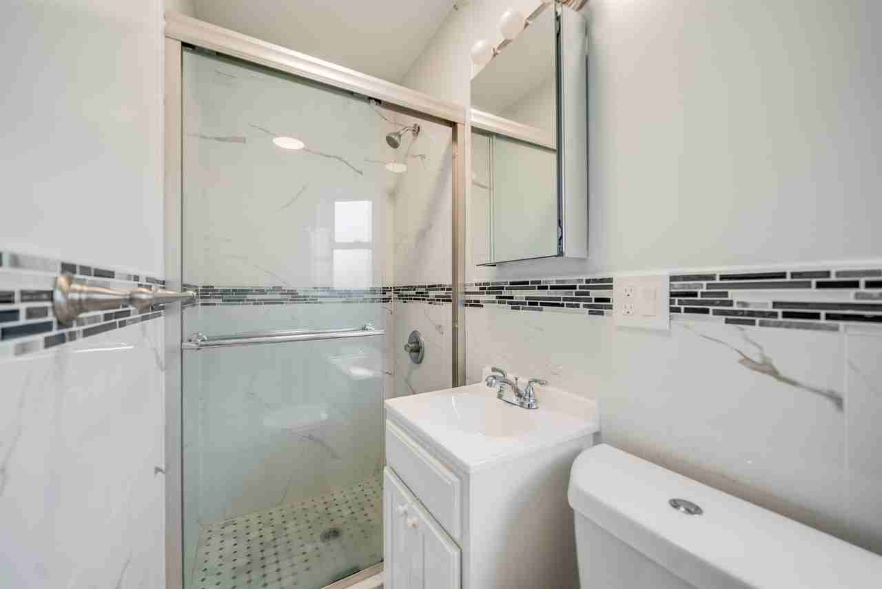 165 Hopkins Ave - Photo 5 of 6