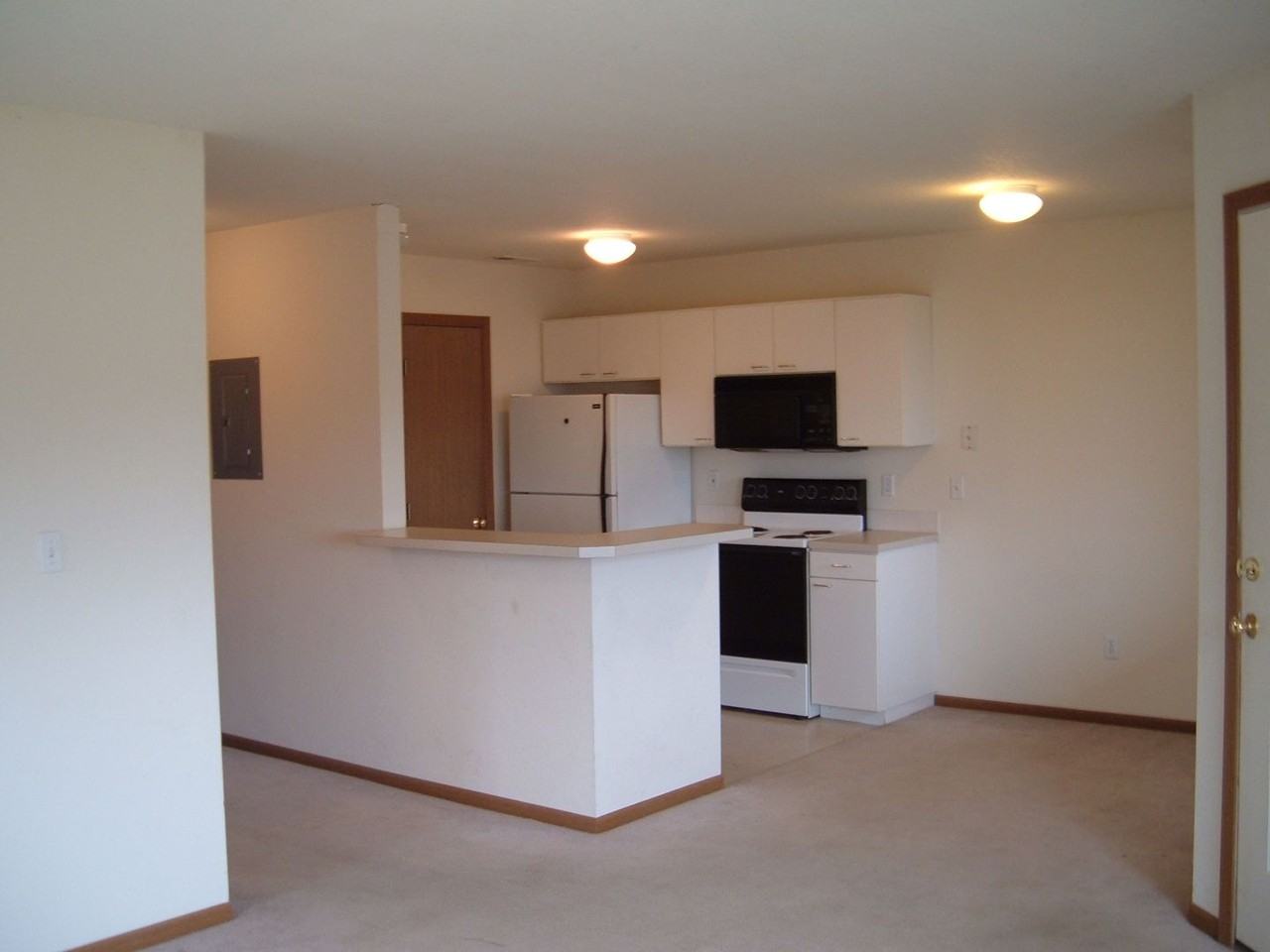 California Apartments - Photo 6 of 15