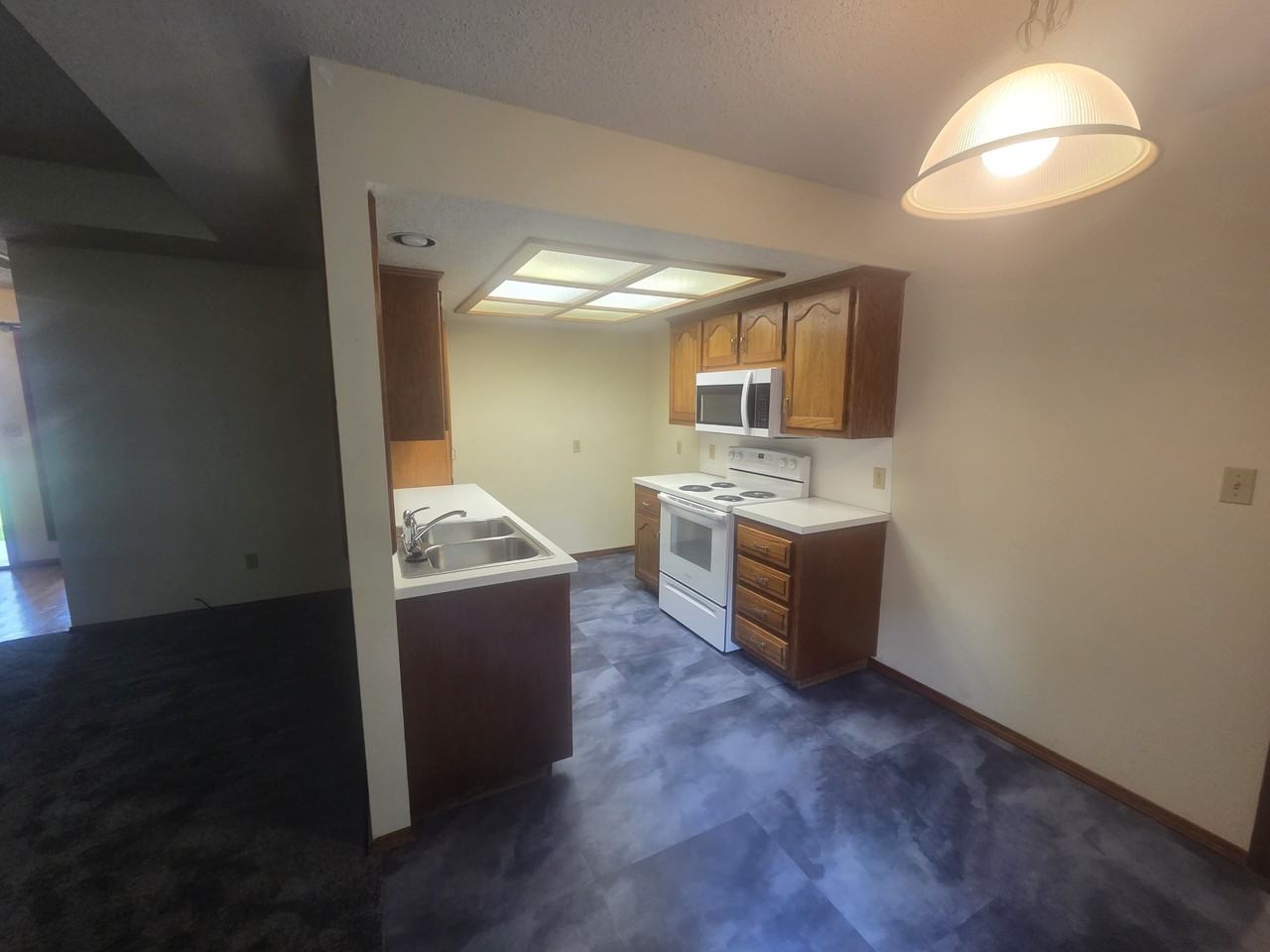 2051 South Kentwood Avenue - Photo 5 of 13