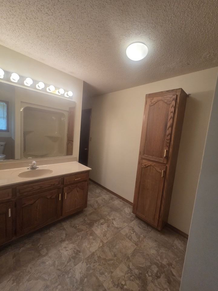 2051 South Kentwood Avenue - Photo 7 of 13