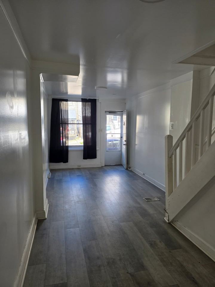 552 S 11th St #1 - Photo 2 of 14