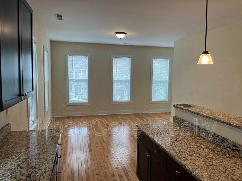 3508 E Clay St #A - Photo 2 of 11