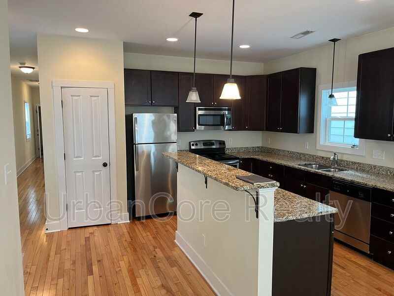 3508 E Clay St #A - Photo 5 of 11