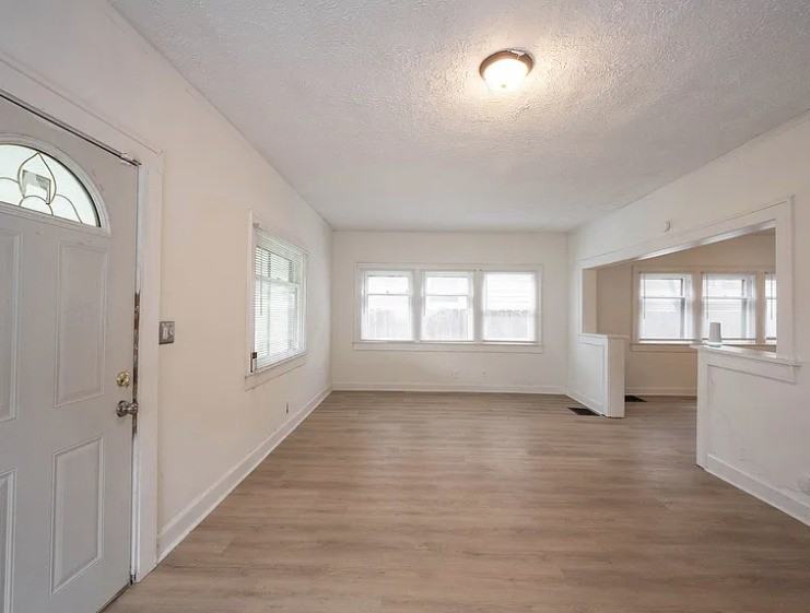 1331 W 34th St #1 - Photo 5 of 6