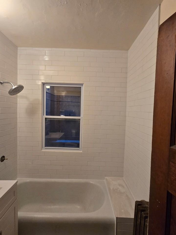 2405 S Austin St - Photo 7 of 9
