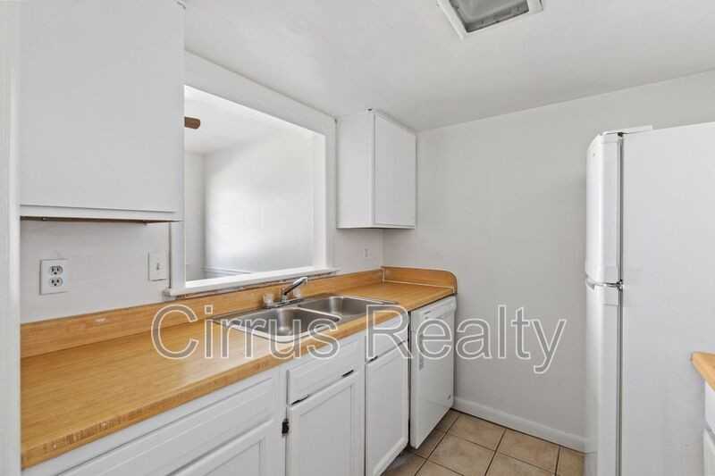 98 Francis St - Photo 5 of 14