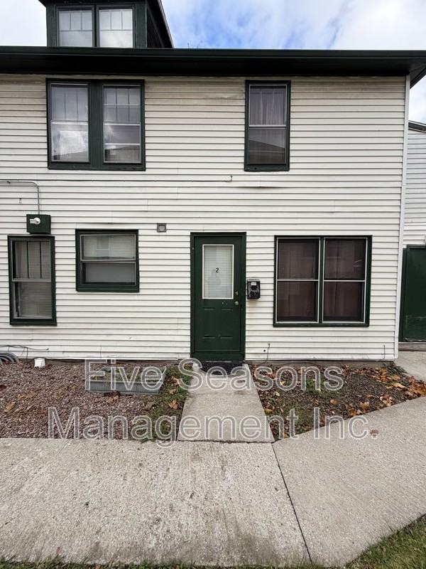 465 Colchester Ave - Photo 2 of 15