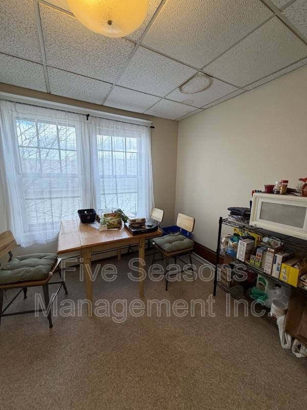 465 Colchester Ave - Photo 7 of 15