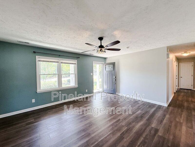 1690 Clairborne Dr - Photo 3 of 22