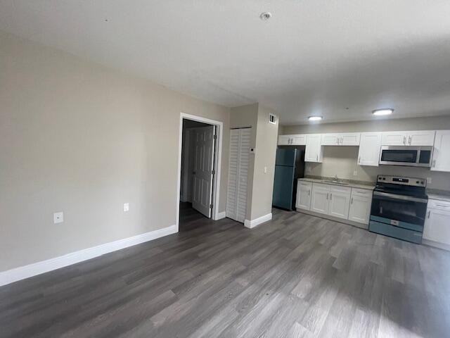4393 Windsor Avenue West Palm Beach, FL 33407. - Photo 2 of 50