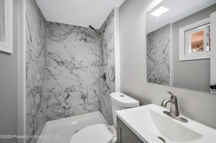 333 Oak Street - Photo 4 of 11
