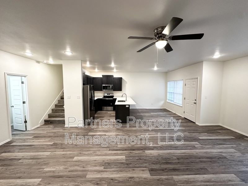 1035 S Benchmark Ln - Photo 3 of 8
