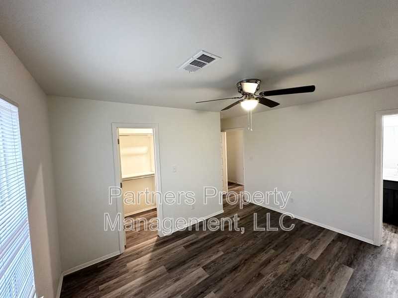 1035 S Benchmark Ln - Photo 5 of 8