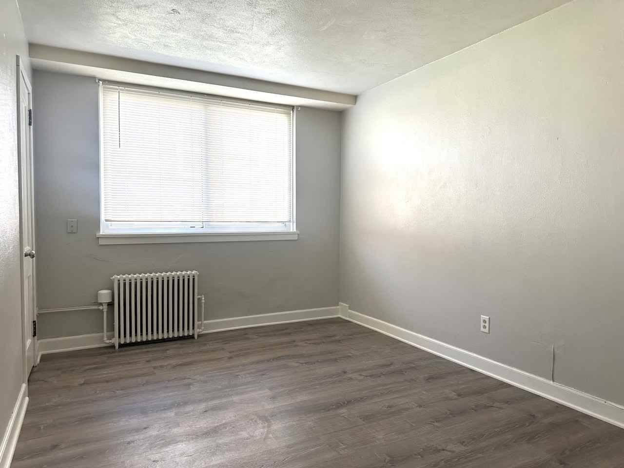 117 Birch Street North - Photo 5 of 10