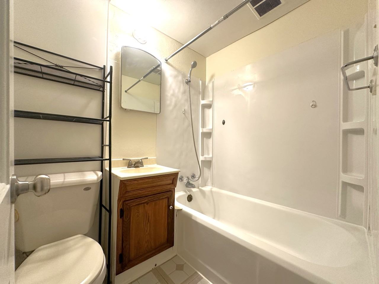 117 Birch Street North - Photo 6 of 10