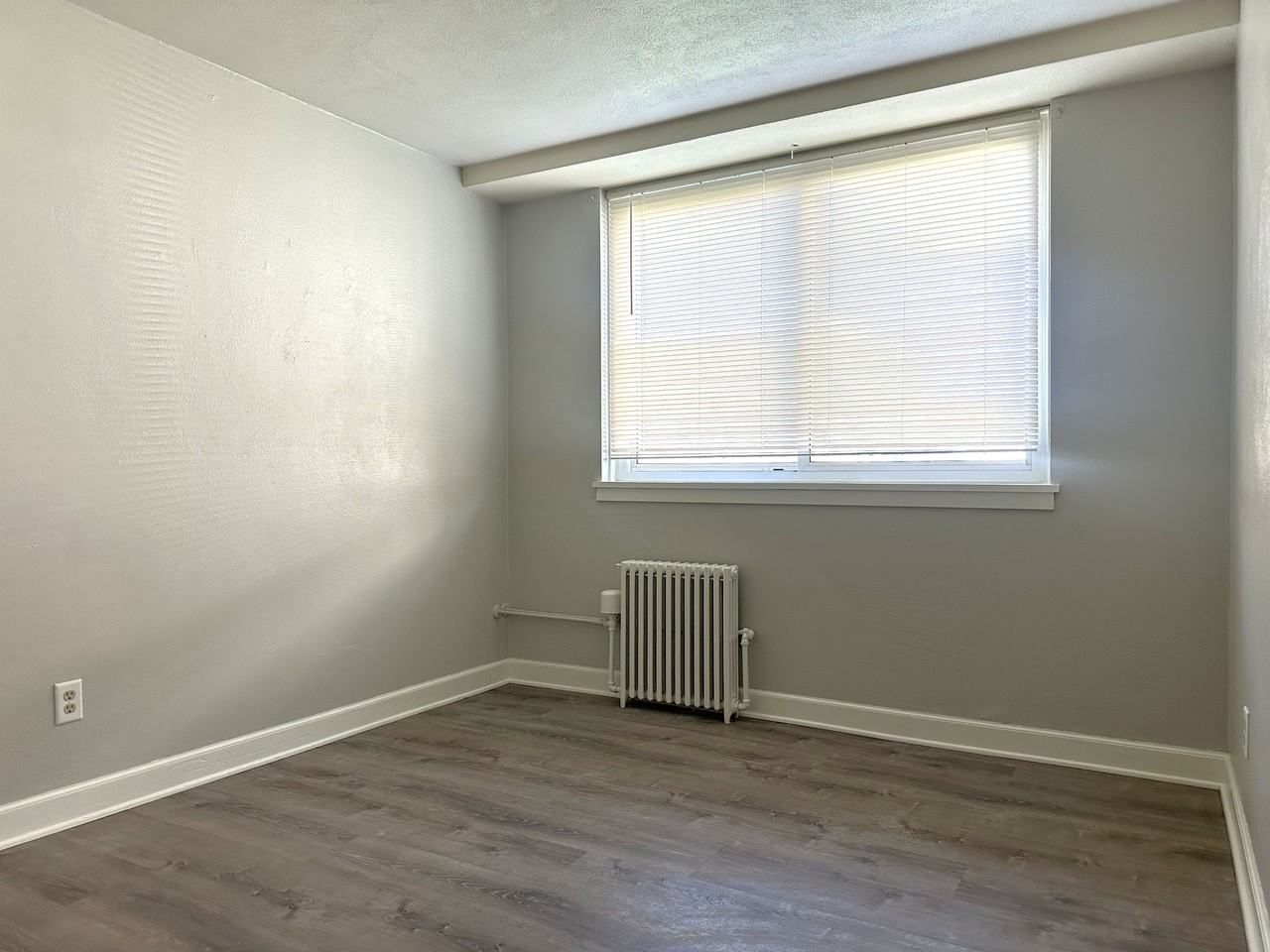 117 Birch Street North - Photo 7 of 10