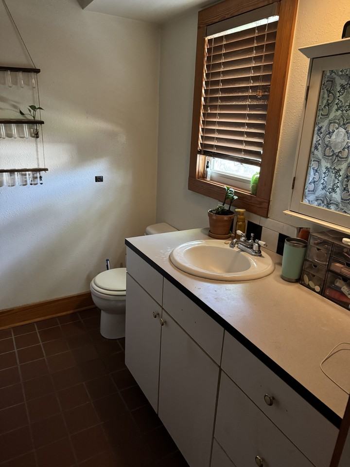 311 South Webster Avenue - Photo 7 of 8