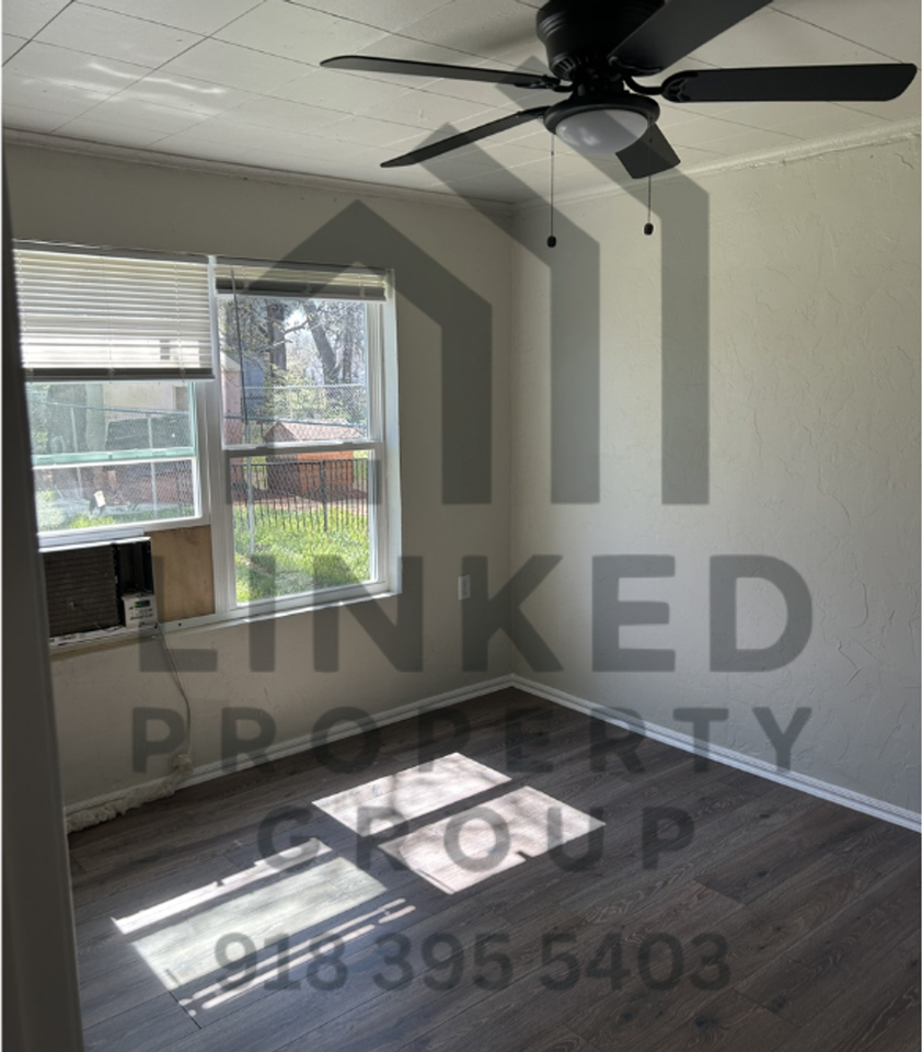 1438 Ne 27th St - Photo 7 of 9