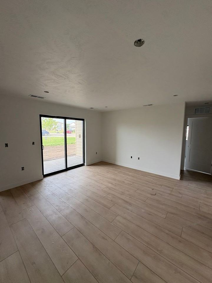 Worthington Apartments - Photo 4 of 14
